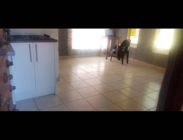 1 BEDROOM FLAT TO LET IN BIRCHLEIGH